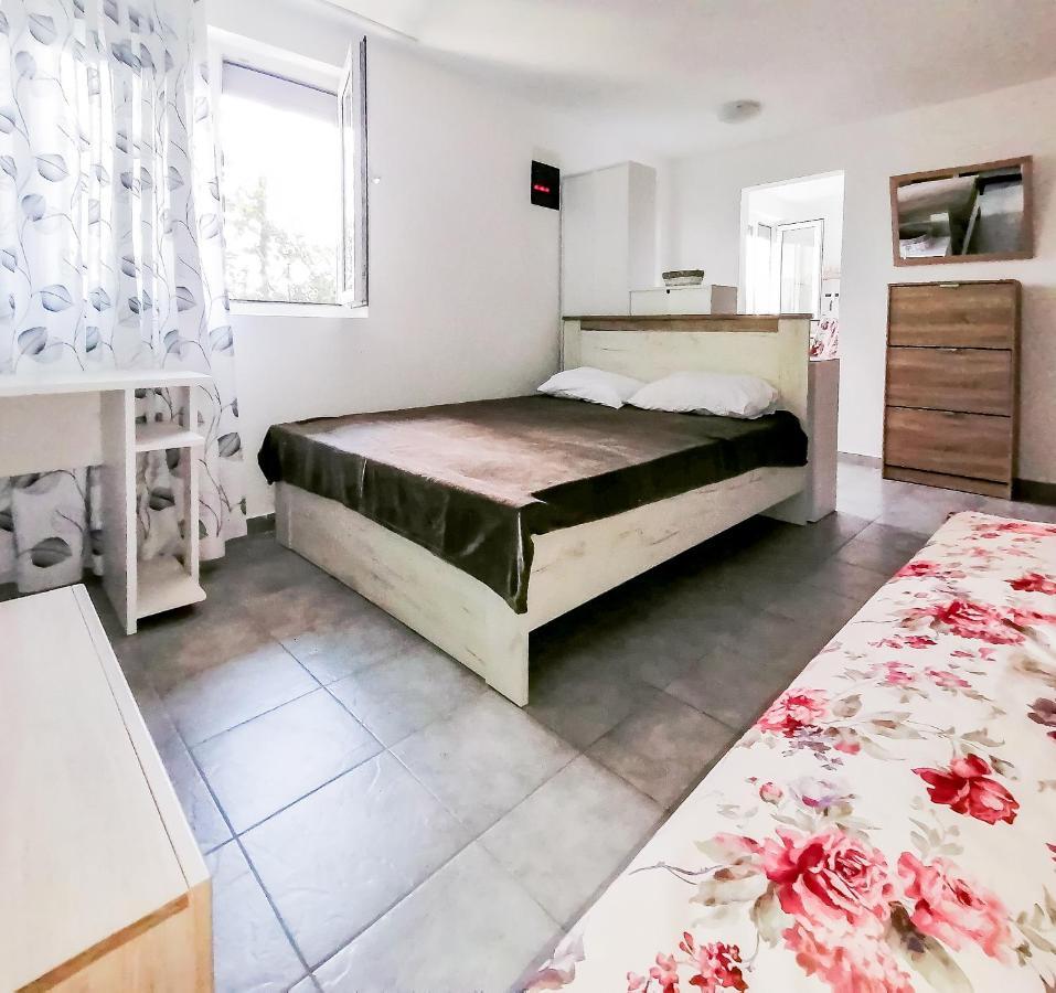 Apartments Siesta Τίβατ Εξωτερικό φωτογραφία