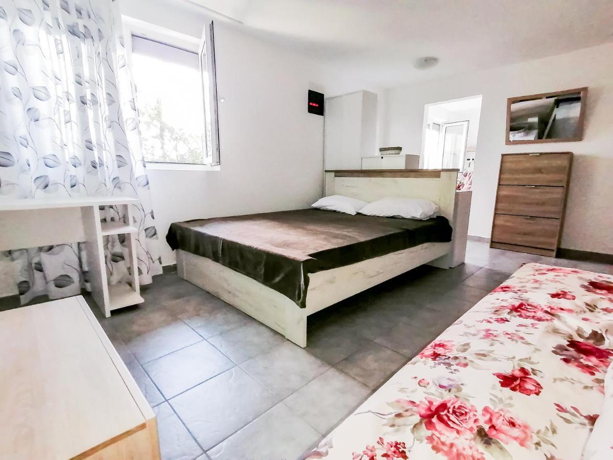 Apartments Siesta Τίβατ Εξωτερικό φωτογραφία